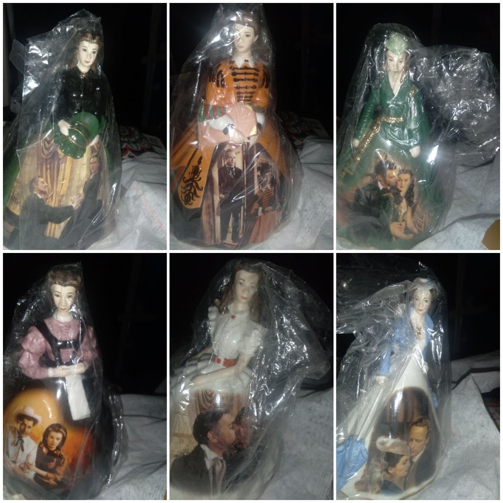 SCARLETT  FIGURINES